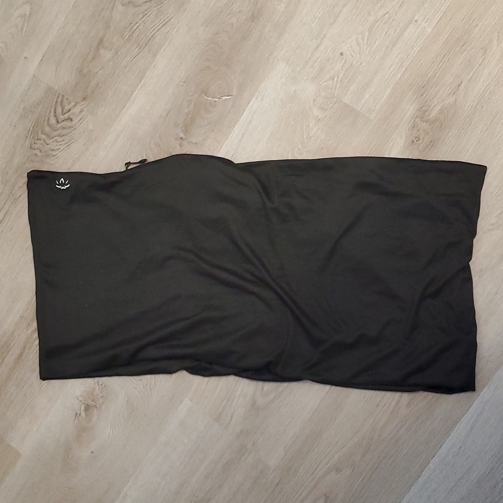 NWOT Beyond Yoga Hidden Pocket Infinity Scarf